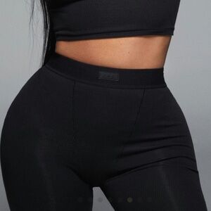 SKIMS LEGGINGS